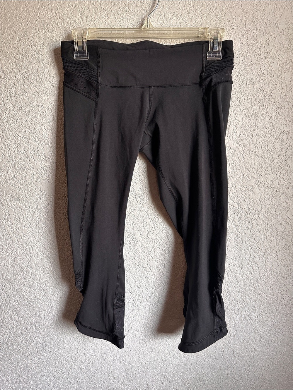 Black Lululemon Capri Leggings